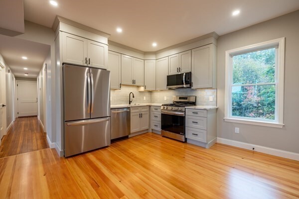 Building Photo - 19 Sawyer Ave Unit 2