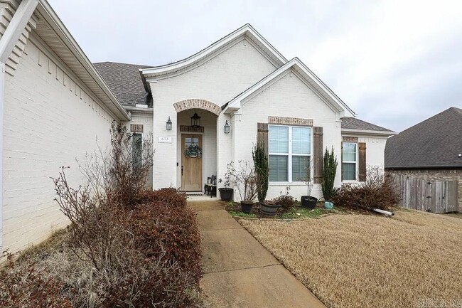 Photo - 613 Creekside Cv House