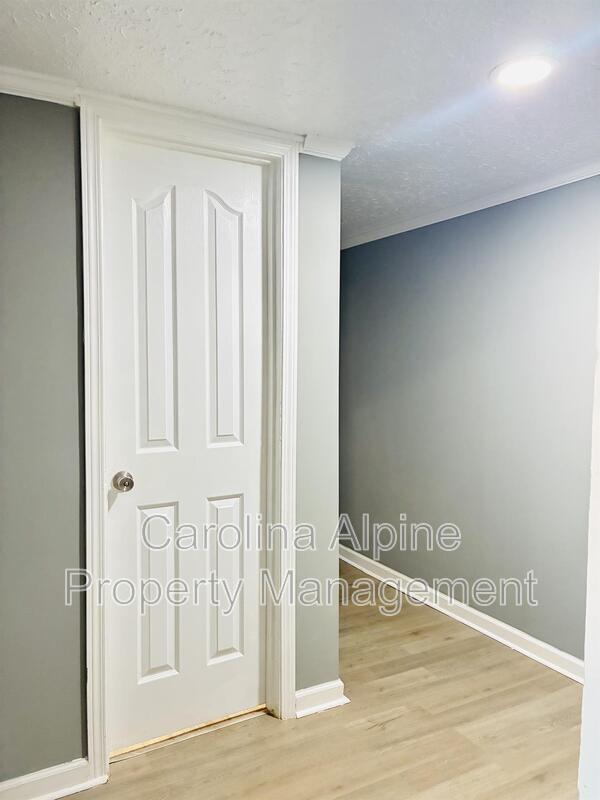 Photo - 618 Gardner St
