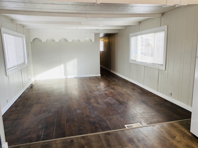 Photo - 808 Ponderosa Ln