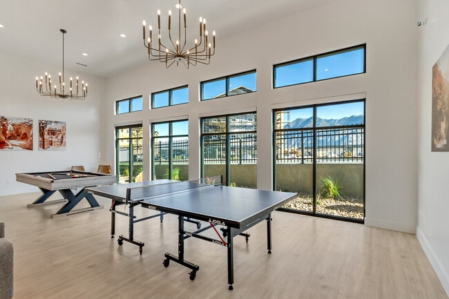 Ridgeline Parkway Apartments