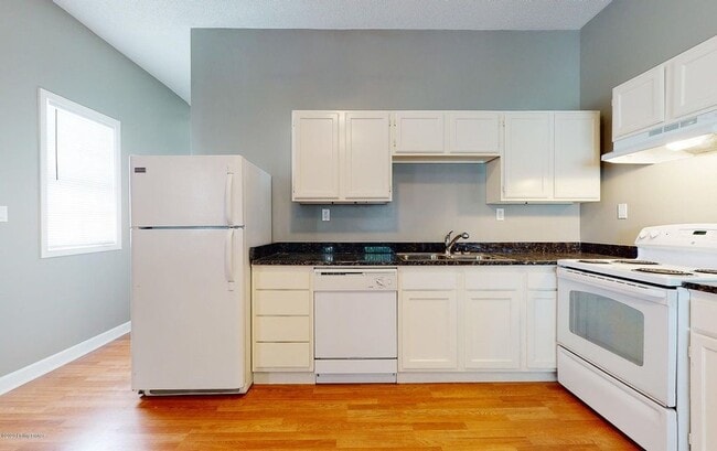 Kitchen Appliances - 2907 S 5th St