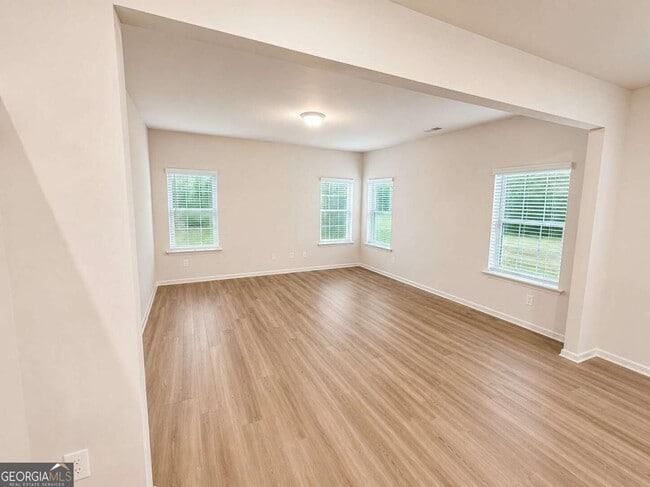Photo - 3 Longbrooke Dr SE
