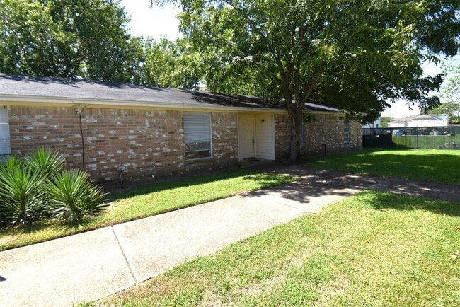 Building Photo - 220 Westward Ave Unit D Rental