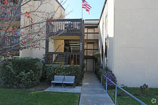 Building Photo - Pacific Beach Shores Rental