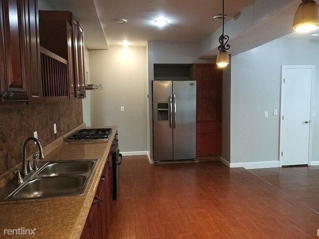 2 Bedroom Townhome in Albany - 2 Bedroom Townhome in Albany