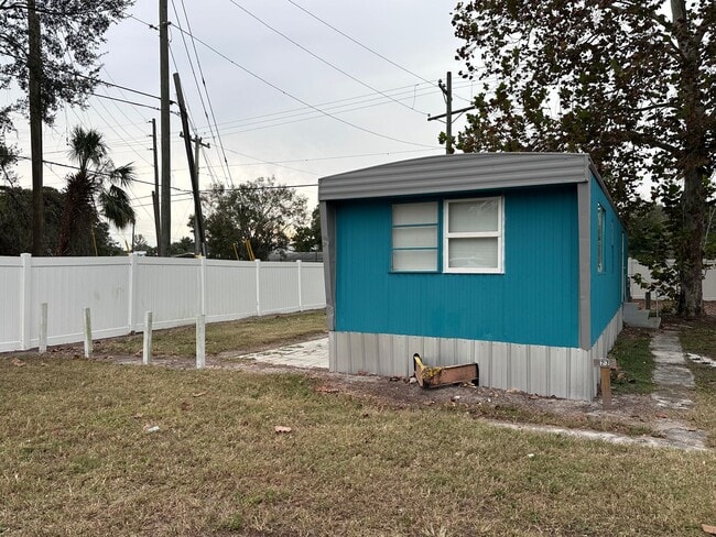 Photo - 2Bed 1Bath Rent To Own in Zephyrhills, FL Unit 23 - MH