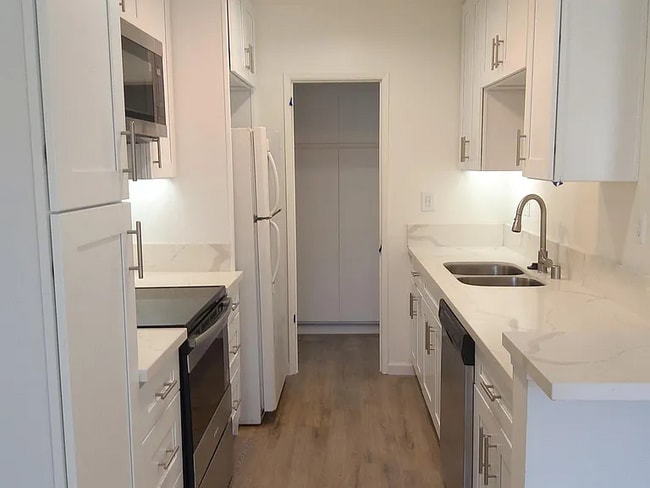 Photo - 12928 Moorpark St Unidad 3