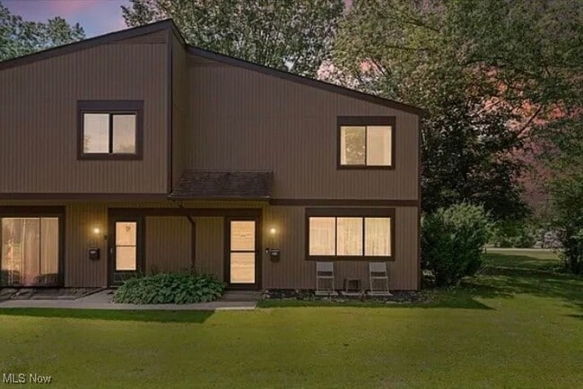 Building Photo - 26651 Lake of the Falls Blvd Unit 26651