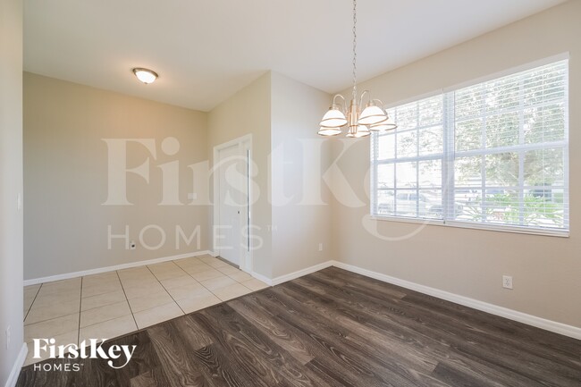 702 Center Lake St