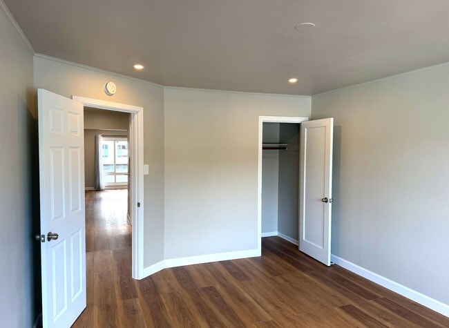 Photo - TOTAL REMODEL LARGE BRIGHT 1800sf 3BR/2BA/2GR Cayuga Terrace Home  AVAILABLE NOW