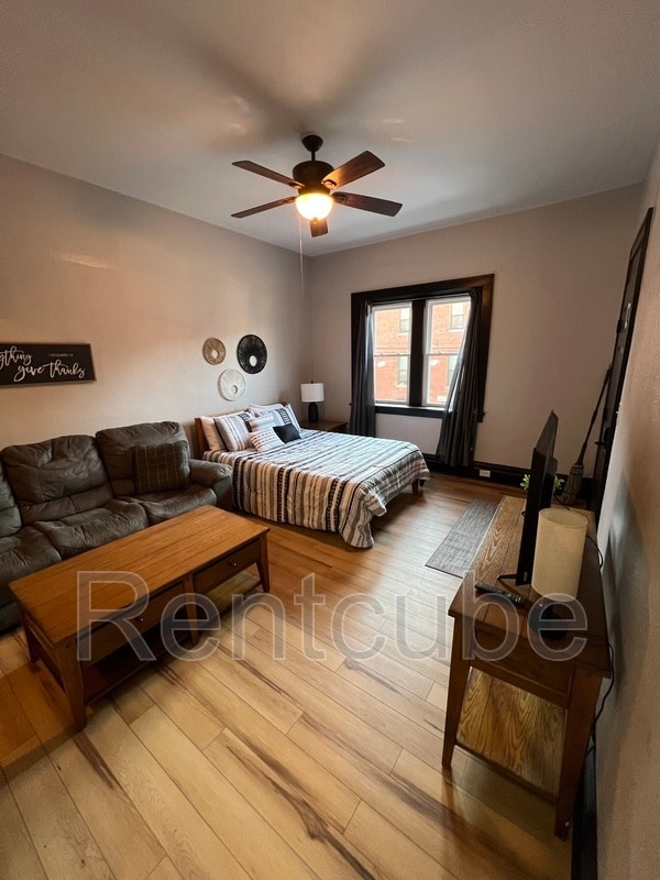 Building Photo - 247 W 11th St Unit APT 9