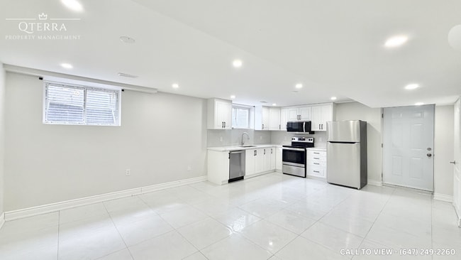 Building Photo - 923 Guinness Cres