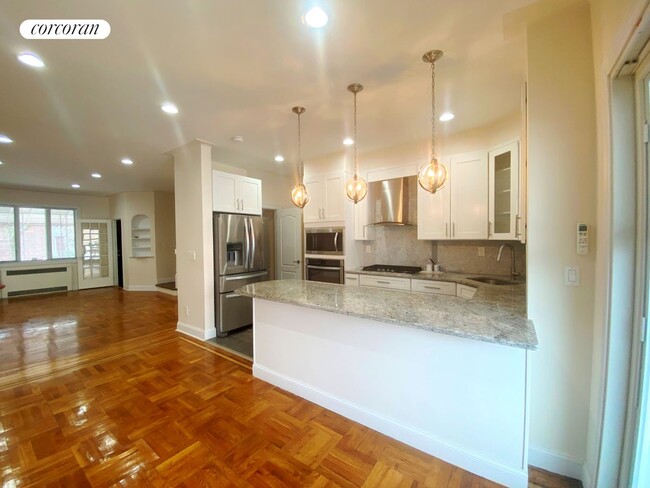 Photo - 2103 Kimball St House