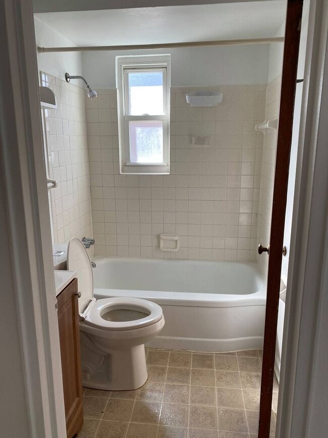 Photo - 2180 W Schantz Ave Unit 1