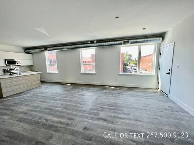 Building Photo - 1843 Hartranft St Unit 15