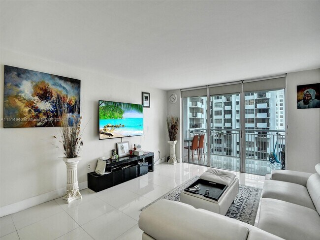 Building Photo - 18061 Biscayne Blvd Unit 502 Rental