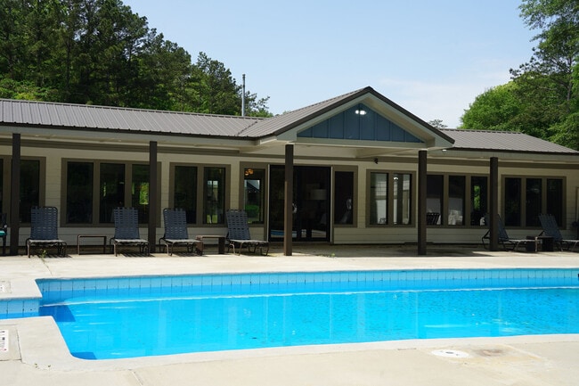 648 Cross Creek