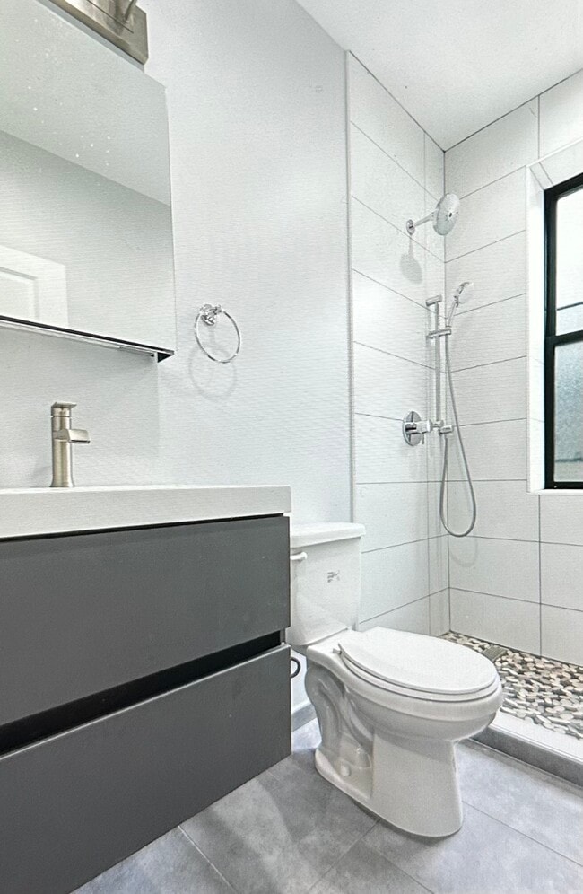Photo - 7742 N Eastlake Ter Unit 2w