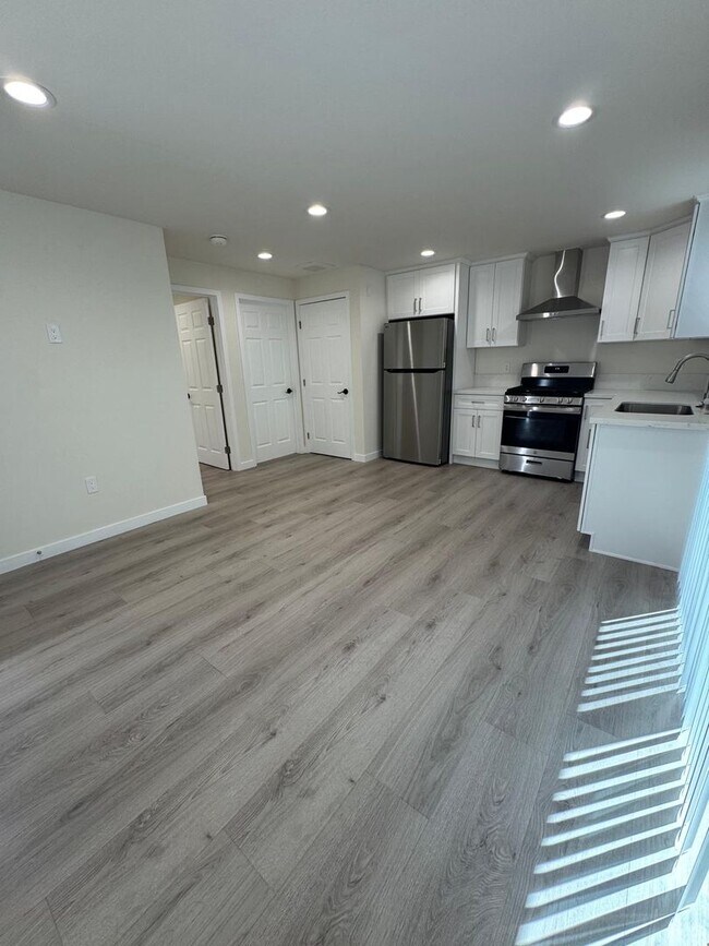 7317-7321 Garden Grove Avenue