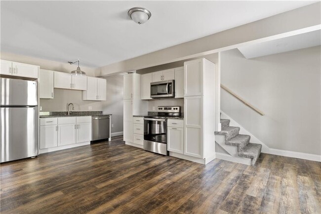 Photo - 15 Brayton St