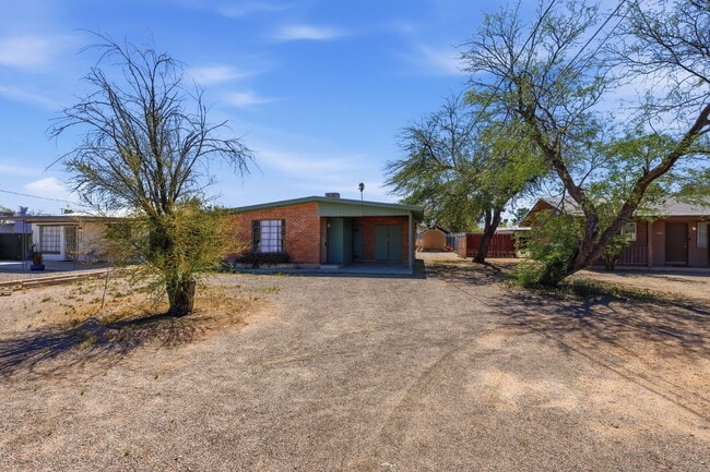 Photo - 3226 E Bermuda St