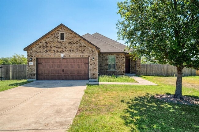 Building Photo - 117 Brittany Ln