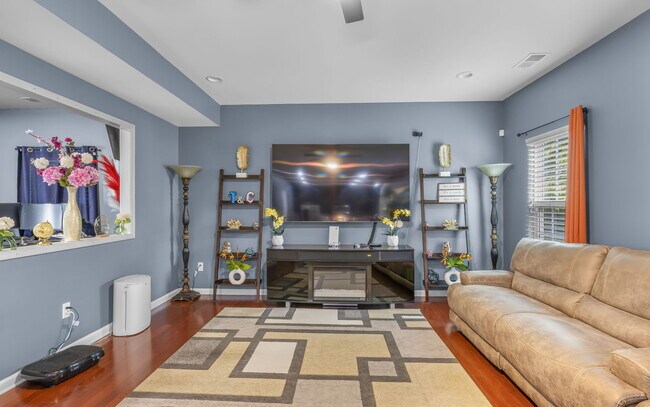 Photo - 225 Mayberry Ct