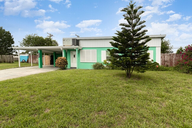 Photo - 2125 Smathers Cir S