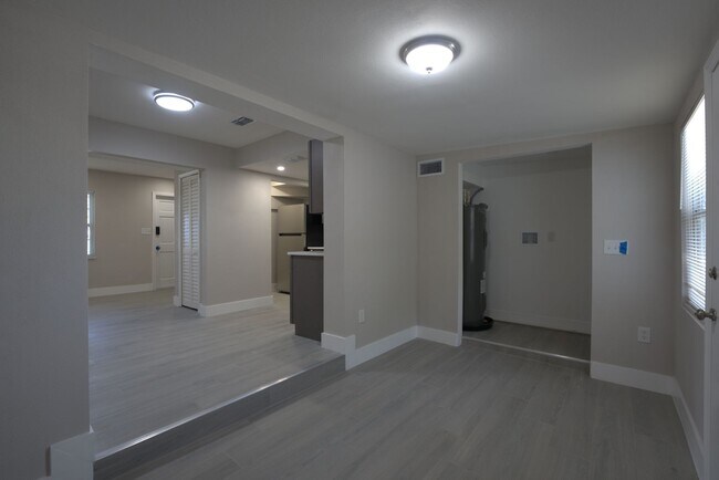 Photo - 810 W Anderson St