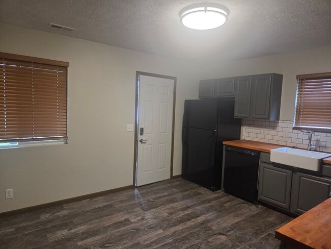 Photo - Updated 2 Bedroom Townhome Available Now!