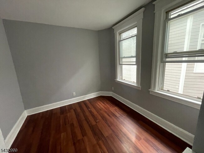 8 Treacy Ave
