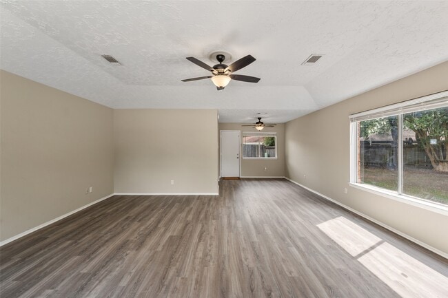 Photo - 21018 Verdecove Ln