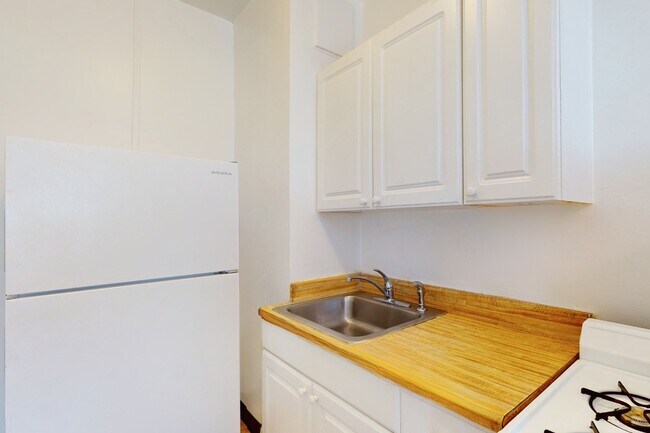 Kitchen - Branscome Apartments