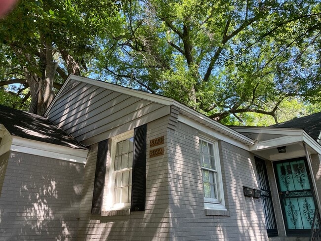 Building Photo - 2 bedroom 1 bath near Overton Square