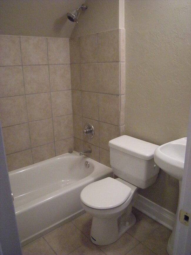 Photo - 244 S St Clair St Unit 3