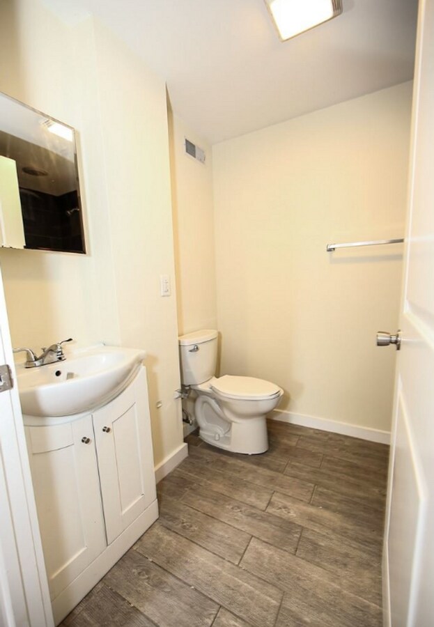 1540-42 N Willington St - 1540-42 N Willington St