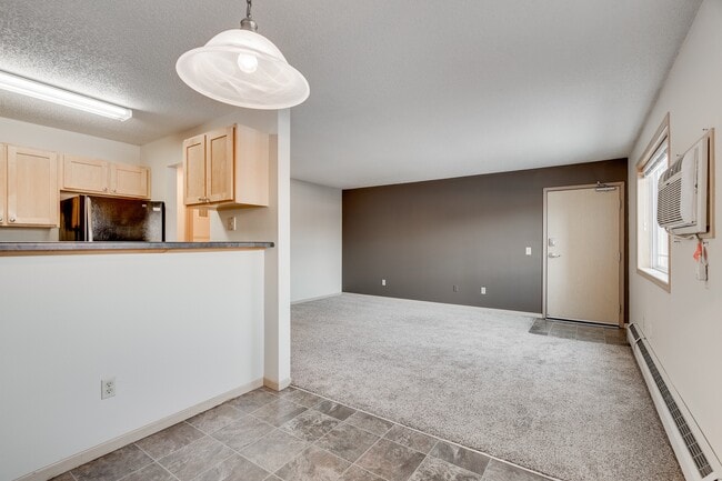 Photo - Lakeville Court