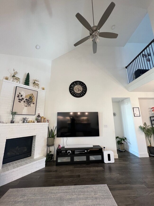 4 Bed 3 Bath in Argyle House House Rental in Lantana, TX