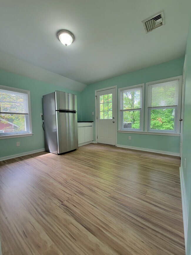 2565 Whitney Ave Apartments Unit 2 Hamden, CT