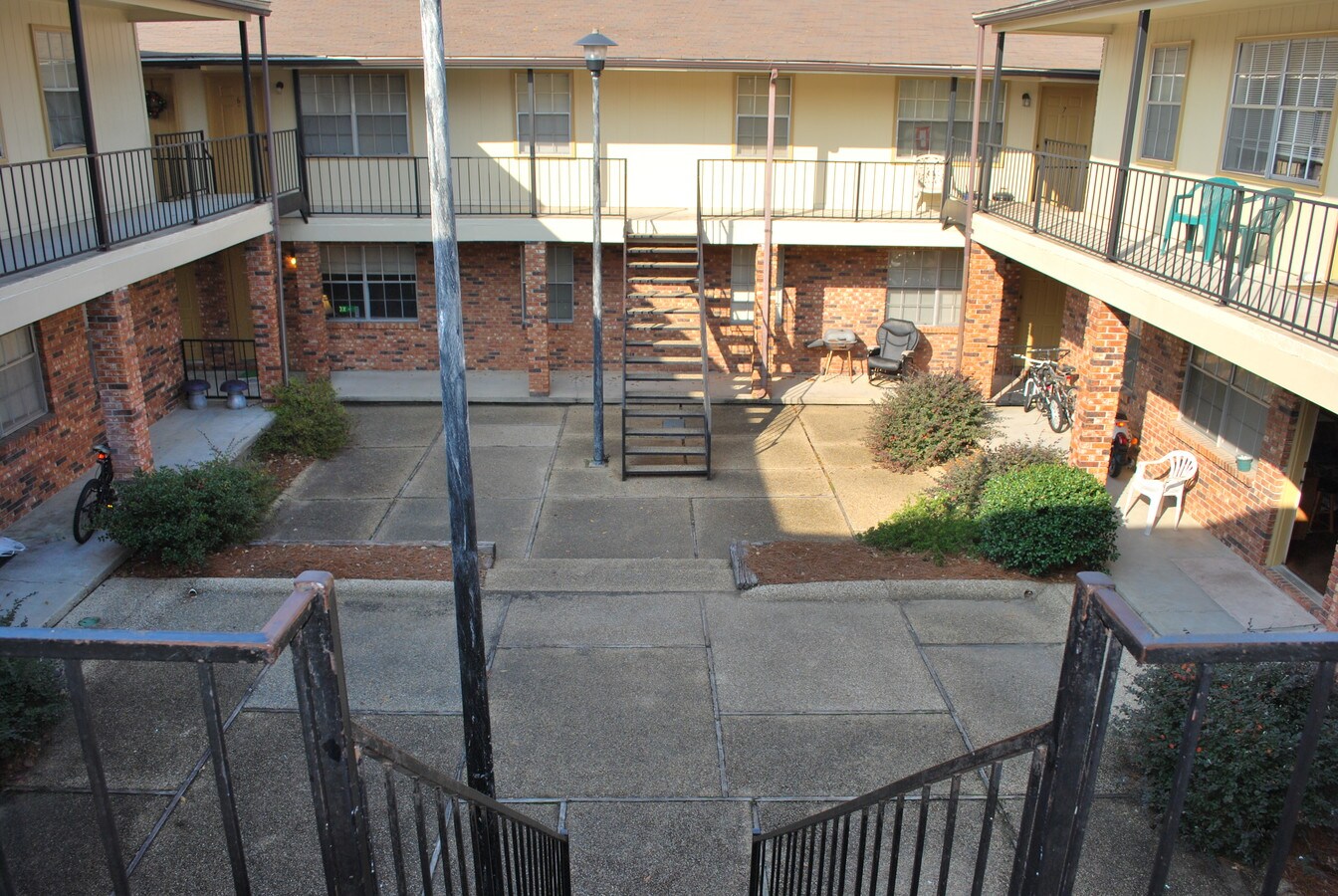 Photo - Westcourt Apartments