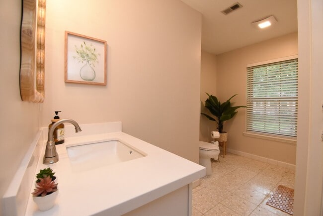7907 Aleta Dr