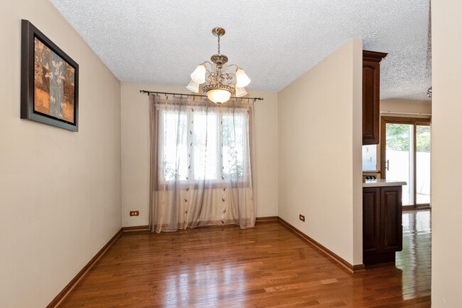 16203 Fox Ct