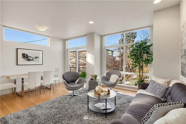 Photo - 4214 Linden Ave N
