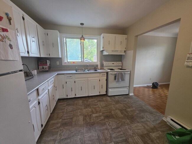 Photo - 365 Weller Ave Unit 3