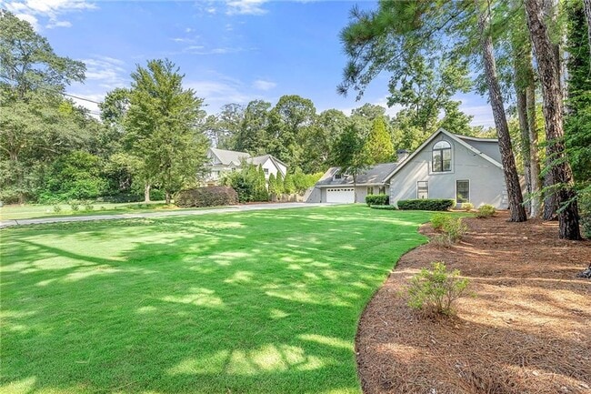 Photo - 235 Hillside Dr NW