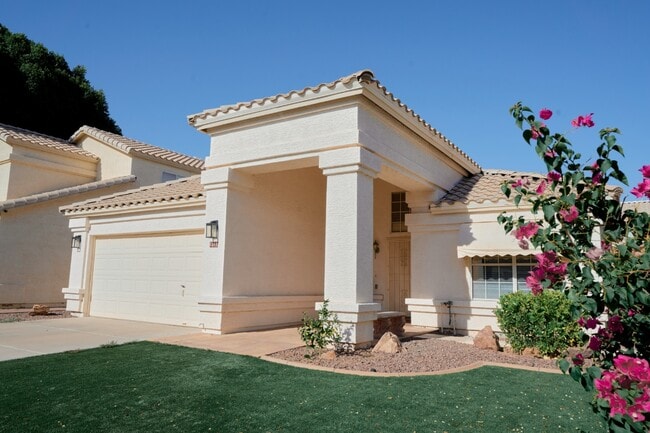 Photo - 1317 N Palmsprings Dr House