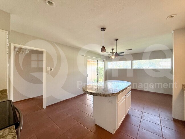 Photo - 4950 E Lake Point Cir