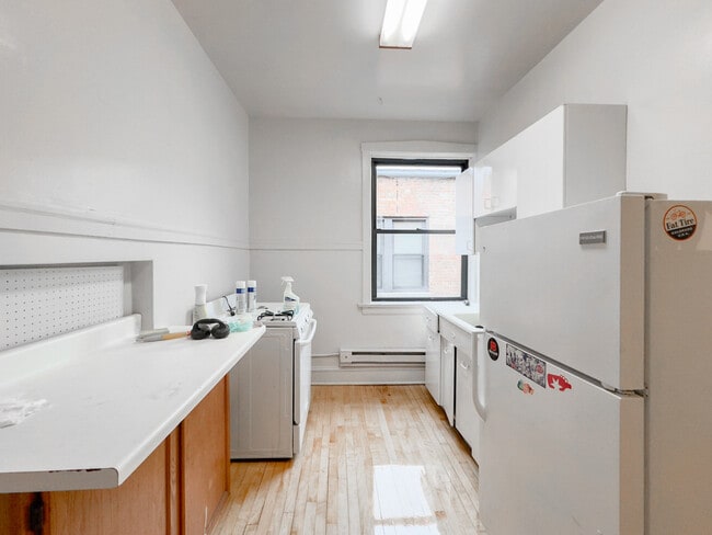 Photo - 1320 Oak Ave Unit J3