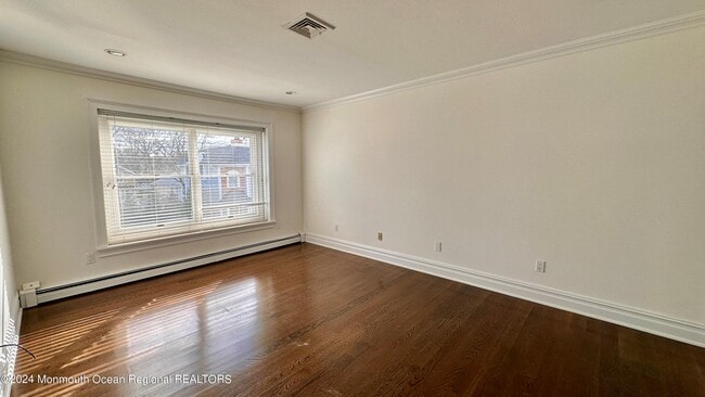 Photo - 65 E River Rd